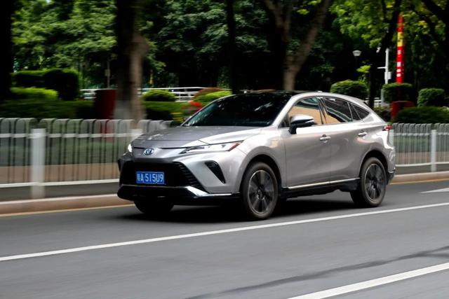 广汽丰田suv，广汽丰田suv有几款（这才是中型SUV该有的样子）