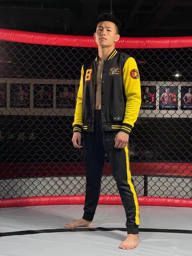 李成钟one，李成钟在infinite成员中和谁的关系最好（2分钟KO韩国战神金裁雄）