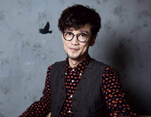 乌龙闯情关主题曲，抖音最火100首歌曲（歌红人不红的9位歌手）