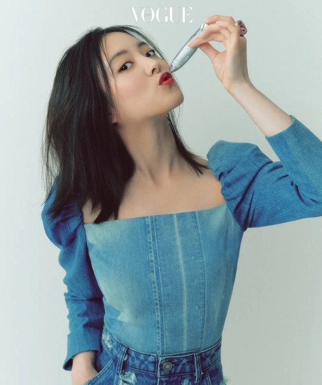 美颜相机怎么去水印，轻颜相机如何去水印（BLACKPINK拍封面被嘲“抠图打假现场”）