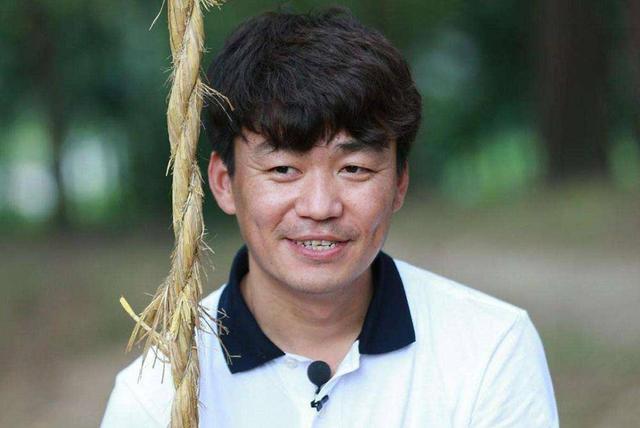 王宝强多少岁了，王宝强的真实来历（素颜出镜似普通路人）