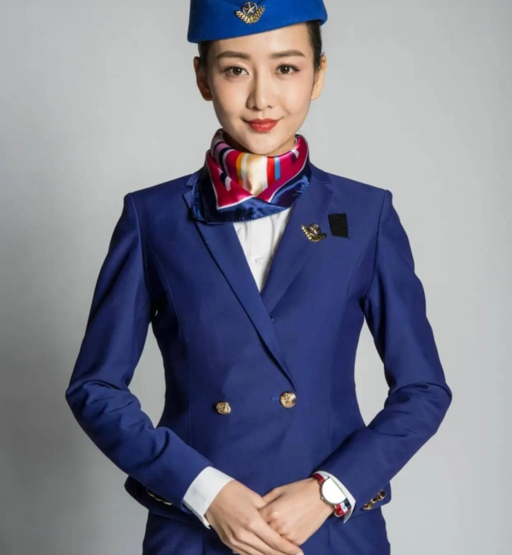 王鸥有过很多次的空姐扮相,在综艺和电影中,都曾扮演过空姐.