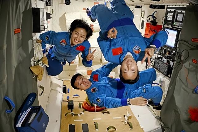 为什么刘洋是特级航天员，而王亚平是一级航天员？