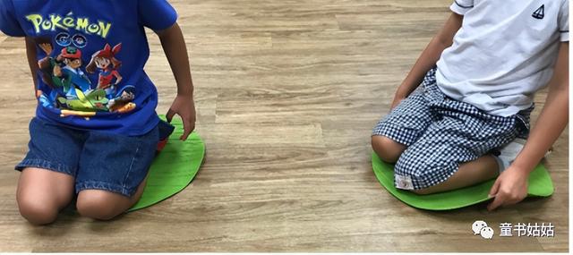 纠正儿童内八字的方法图解，宝宝走路内八字怎么办（快看看你家宝宝这样坐吗）