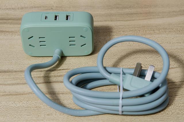 苹果手机简介，苹果手机品牌介绍（我的iPhone13使用四个月优缺点汇总与配件推荐）