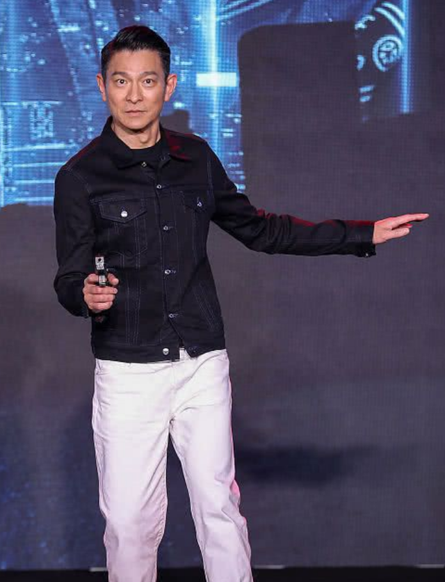 汶川地震募捐晚会，爱的奉献赈灾晚会（4亿人观看刘德华线上演唱会）