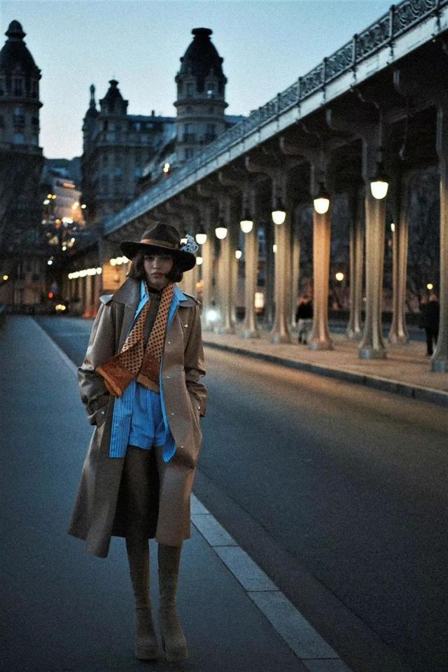 什么的季节填合适的词，什么的季节填上合适的词语（温暖、明亮又时髦）