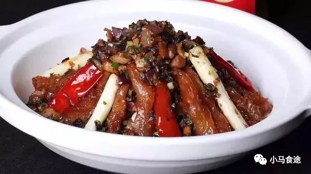 川味红烧肥肠怎么做，川味红烧肥肠的家常做法大全（这些做法值得大家参考）