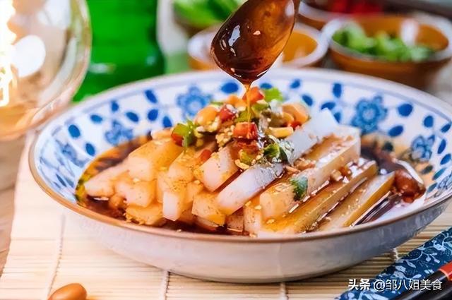 白凉粉是什么，白凉粉是什么原料做的有毒吗（一碗淀粉六碗水）