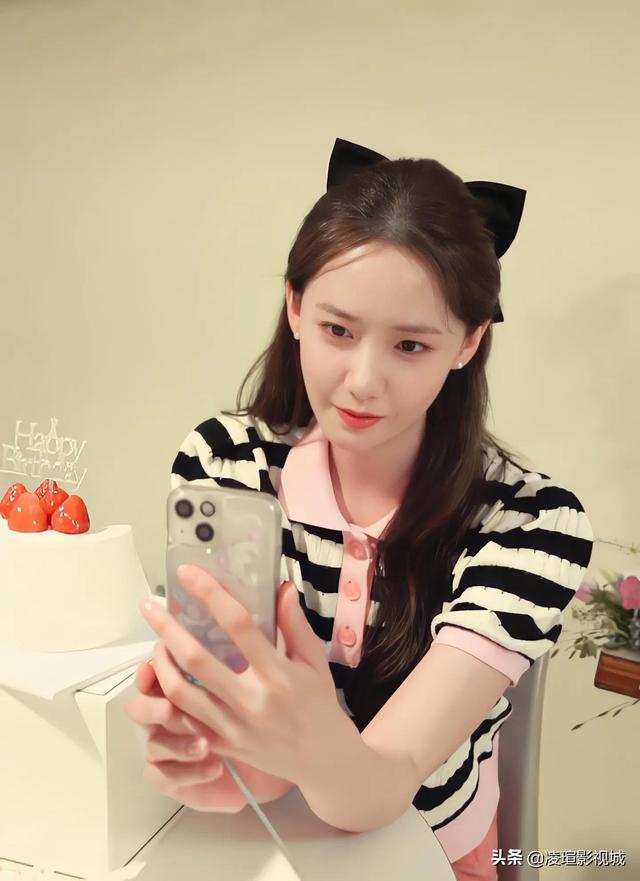 林允儿动态壁纸，高清可爱动态壁纸林允儿（韩国女星壁纸图片分享）