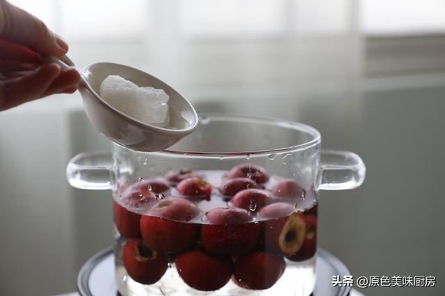 山楂水怎么熬，山楂水怎么熬不酸（又到了山楂出没的季节了）