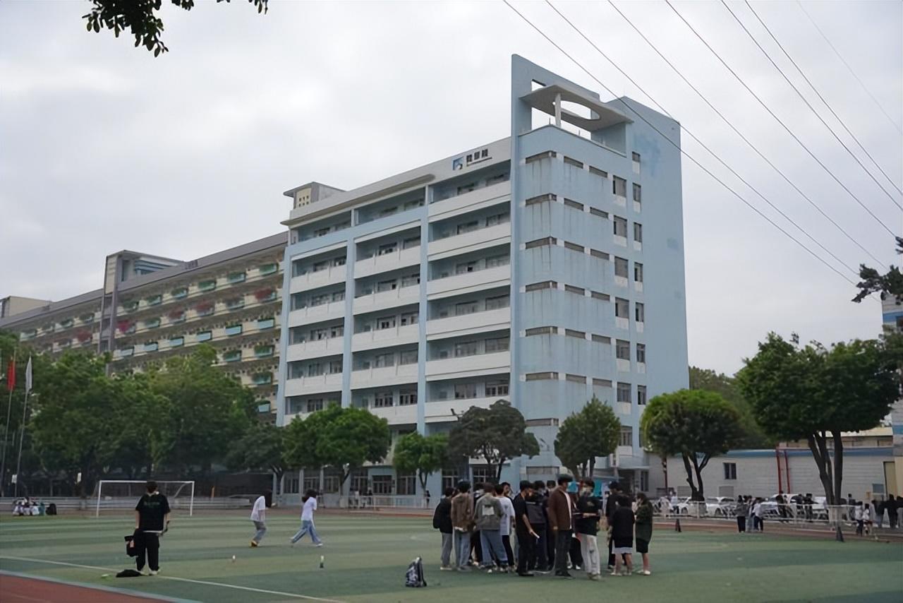 白云职业技术学院（广州能学卫生专业的中专学校排名）