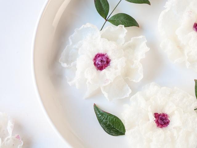 纸花怎么做，小学三年级手工剪纸花怎么做（自制高颜值春卷花）