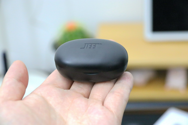 jeet蓝牙耳机，jeet蓝牙耳机真的有那么强吗（可能是业内最小的TWS耳机）