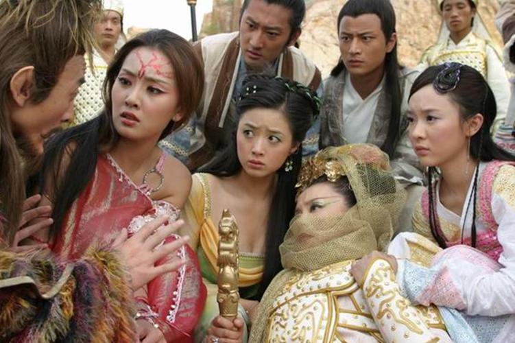 7部十五年前的神话剧,爱情点到为止,剧情自成体系,看了还想看