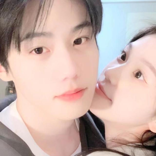 每天 都很想你，微信头像，每天 都很想你（羞羞的超甜情侣头像合集）