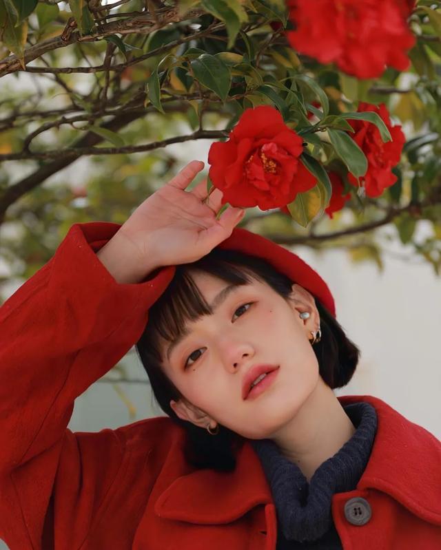 圆脸适合什么眼镜，圆脸适合什么眼镜框女（不同脸型适合什么样的配饰）
