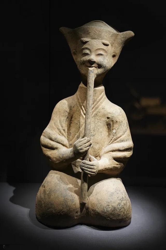 笛子和箫哪个好听，笛子和箫哪个更好听（传统乐器：洞箫）