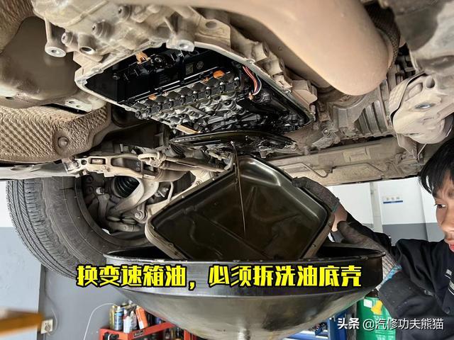 奥迪多少公里保养一次，奥迪a4大保养需要多少钱（奥迪Q5这么彻底的换油大保养）