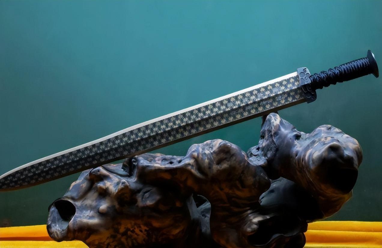 巨阙怎么读拼音:j qu巨鹊是古代的名剑.