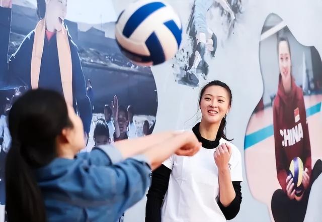 女排姑娘惠若琪，女排惠若琪：身高1.92米