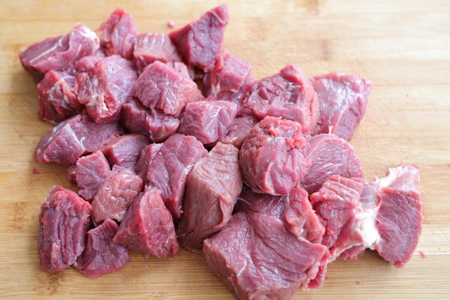 家常牛肉丸子的做法，牛肉丸子的家常做法（做汤涮火锅绝了）