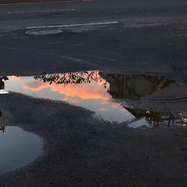 干净好看的文字图片  此处是温柔贩卖机，24小时营业，干净好看的文字图片（文案丨“超级治愈的宝藏文案”）