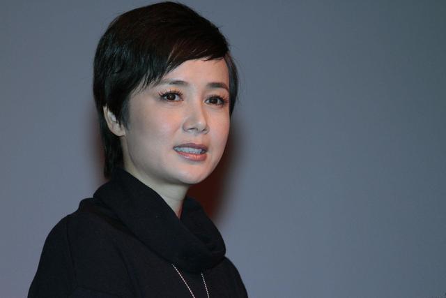 顾长卫张静初关系，曝蒋雯丽包养2名男大学生