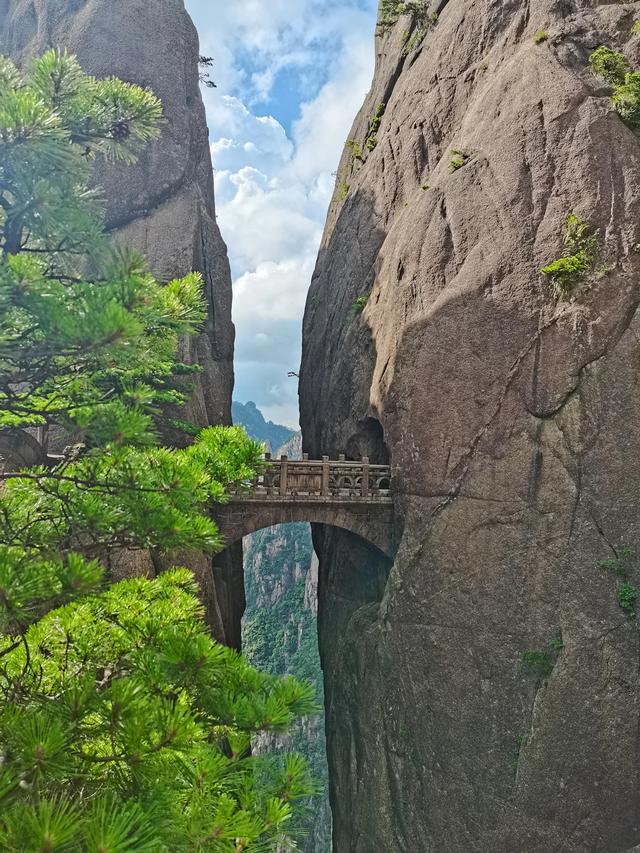 宏村旅游攻略，宏村旅游线路图（黄山风景区-宏村三天两晚旅游攻略）