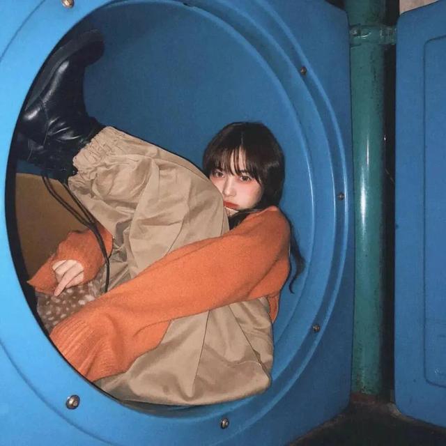 人们把难言的爱都埋入土壤里，微信头像，人们把难言的爱都埋入土壤里（女头‖说出你最爱的那句歌词吧）