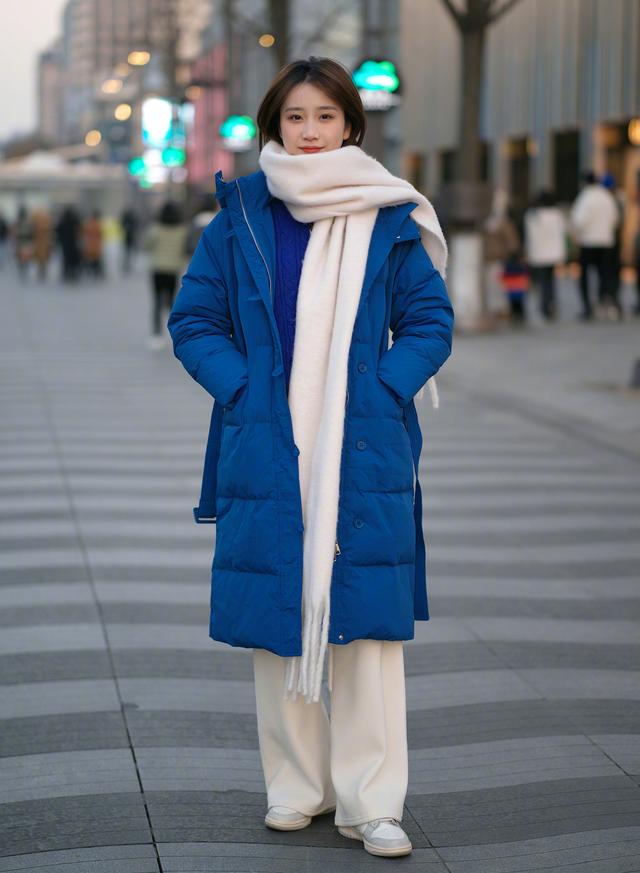 阔腿裤配什么鞋子好看，阔腿裤搭配什么鞋子好看（穿阔腿裤不要搭“高跟鞋”）