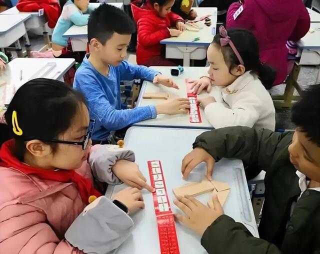 2022年小学入学年龄新政策，2022年幼升小年龄最新政策（2022年以后再无六周岁入学规则）