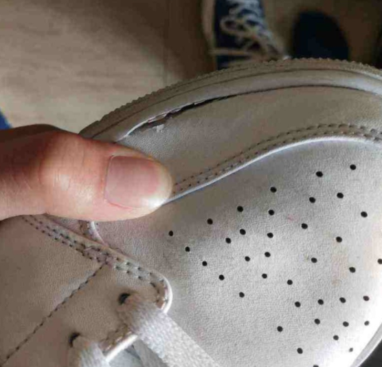 502胶水可以粘鞋子吗（修鞋师傅教你方法）