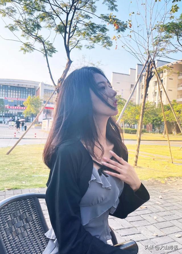 学院风裙子这么搭配秒变校园女神，学院风格裙子（还记得你的初恋吗）