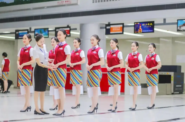 2022年天坑在哪个方位，2022年搬家吉凶方位查询（新“四大天坑”浮出水面）