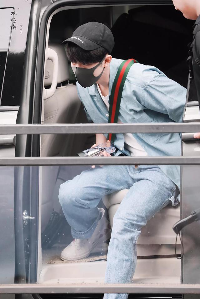 肖战快乐大本营，肖战郑爽快乐大本营哪一期（肖战一共上了四次《快乐大本营》）