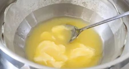 慕斯和奶油的区别，慕斯和奶油有什么区别啊（爆好吃的慕斯蛋糕制作方法）