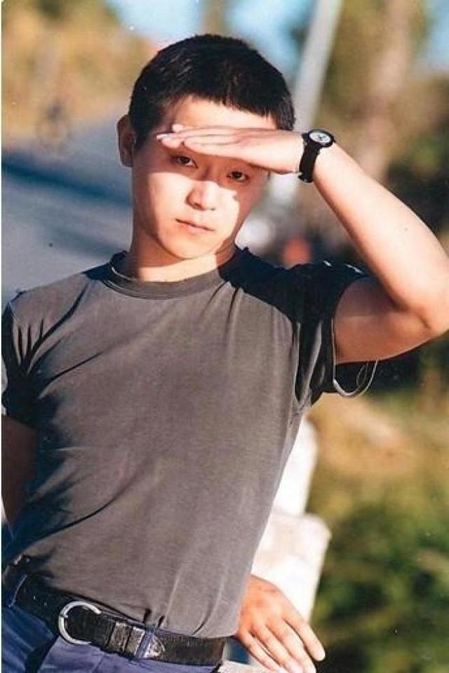 窦唯个人简历资料，从“摇滚歌王”到“流浪歌手”