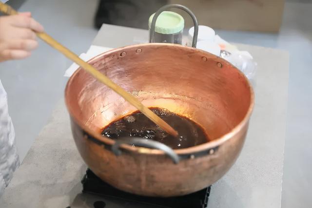 膏方的制作方法，膏药制作（中药膏方的源流与制备工艺的创新）