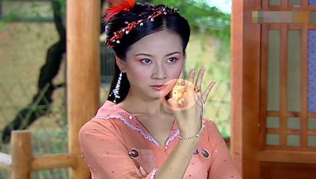 流星镖的威力测试，细数武侠剧中美女使用武器