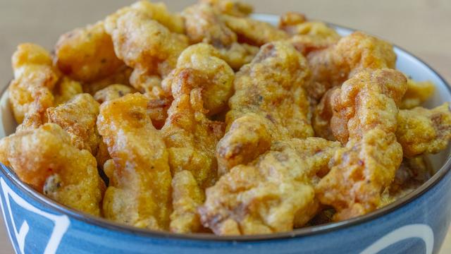 年夜饭怎么做炸货，过年吃的炸货（8道过年必备炸货）