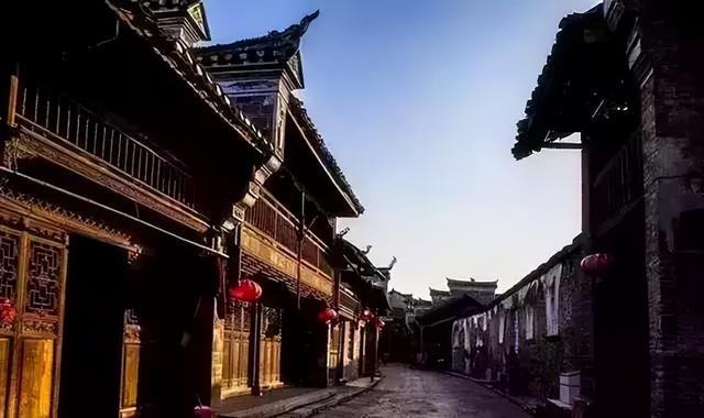 昆明旅游景点，昆明旅游景点一日游（昆明必打卡的30个小众上镜地）