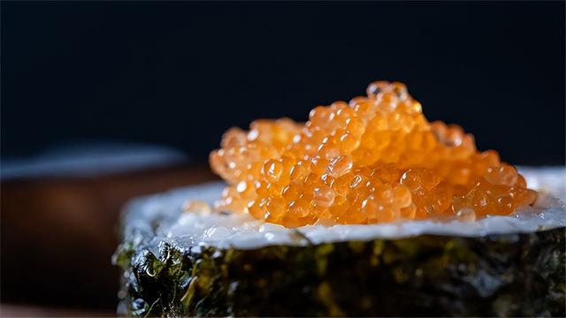 顶级食材鱼子酱，价格贵到按克计算，却被中国卖出了白菜价？