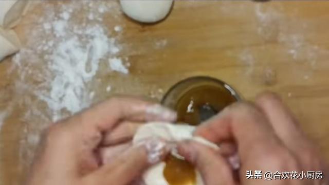 烧饼的家常做法河南烧饼，河南美食吊炉烧饼