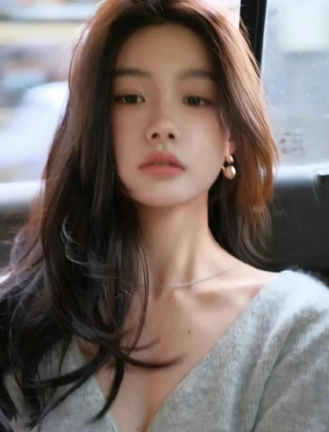 御姐高清头像微信，御姐高清头像（成熟不是为了走向复杂）