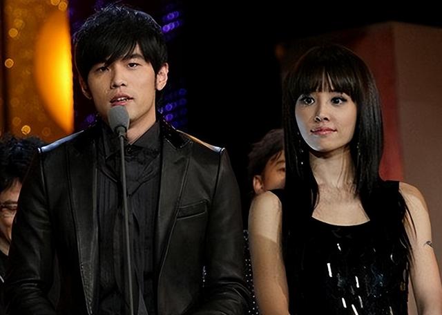 遥想当年——双J恋：周杰伦蔡依林曲折恋情全纪录