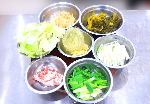 老年人吃什么补钙，中老年人补钙每天要喝多少牛奶（常吃这5种食物）