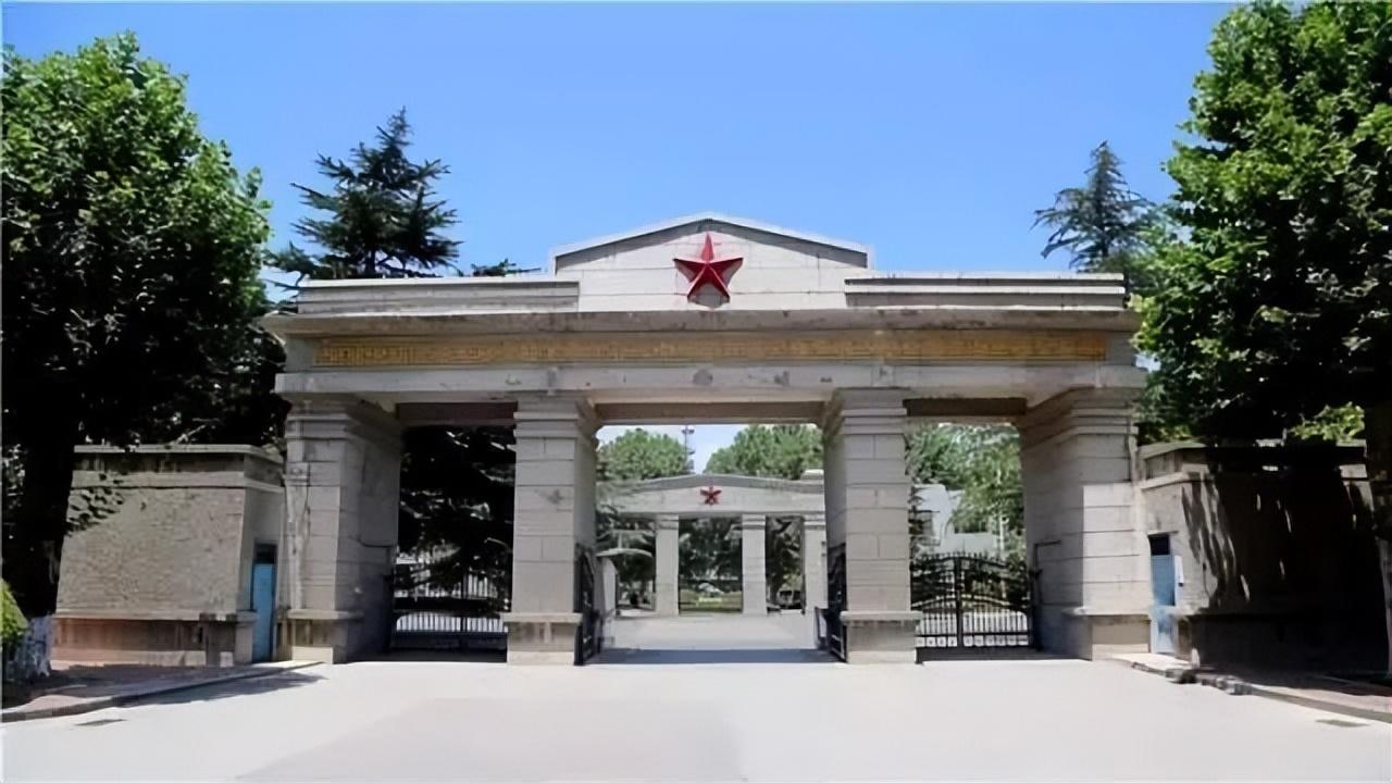 古都西安,简称"空工大",是中央军委,空军党委领导下的高等军事院校,是