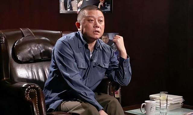 王朔是知名编剧也是作家,他在中国文坛的地位不容小觑.