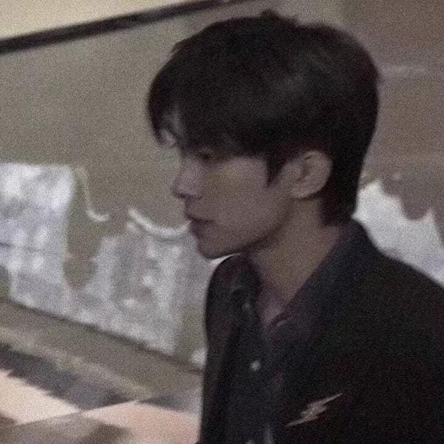 易烊千玺女朋友，易烊千玺的女朋友是谁 长什么样（易烊千玺的女朋友们看过来）